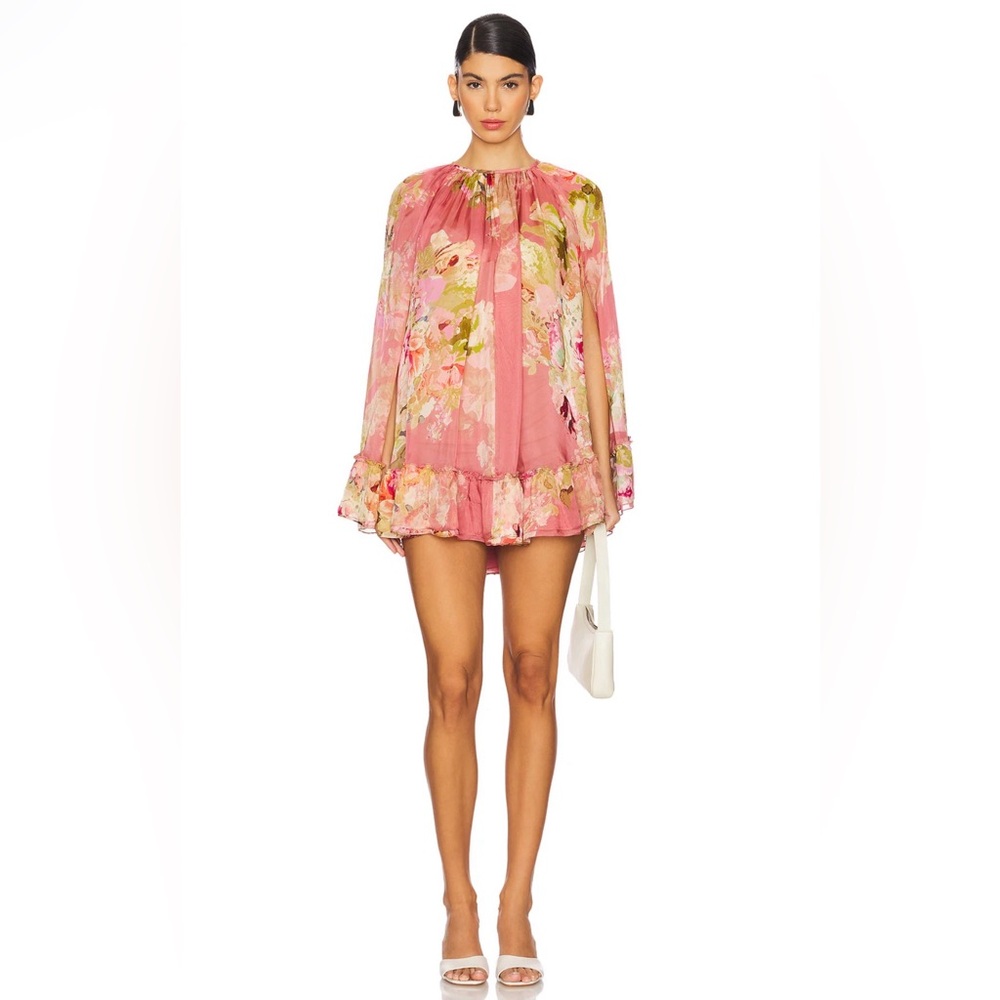 HEMANT AND NANDITA Mini Cape in Peach Floral
Size small